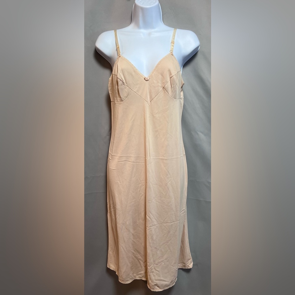 Vantage Vassarette Women Beige Size 34 L Nylon Lace Full Slip Made in USA